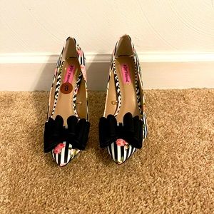 Betsy Johnson pumps